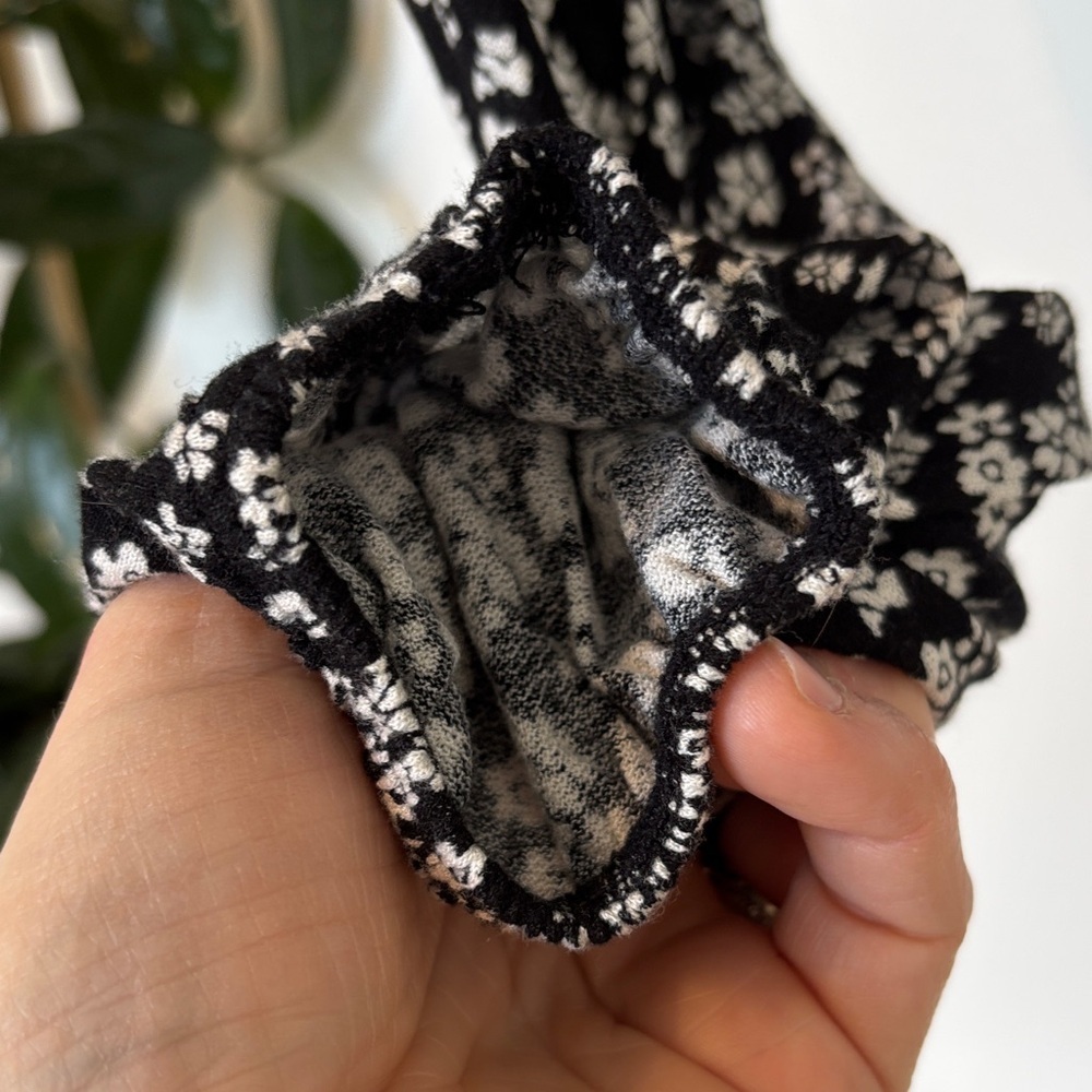 Urban Outfitters | Black and White Floral Blouse | SMALL - Picture 9 of 9
